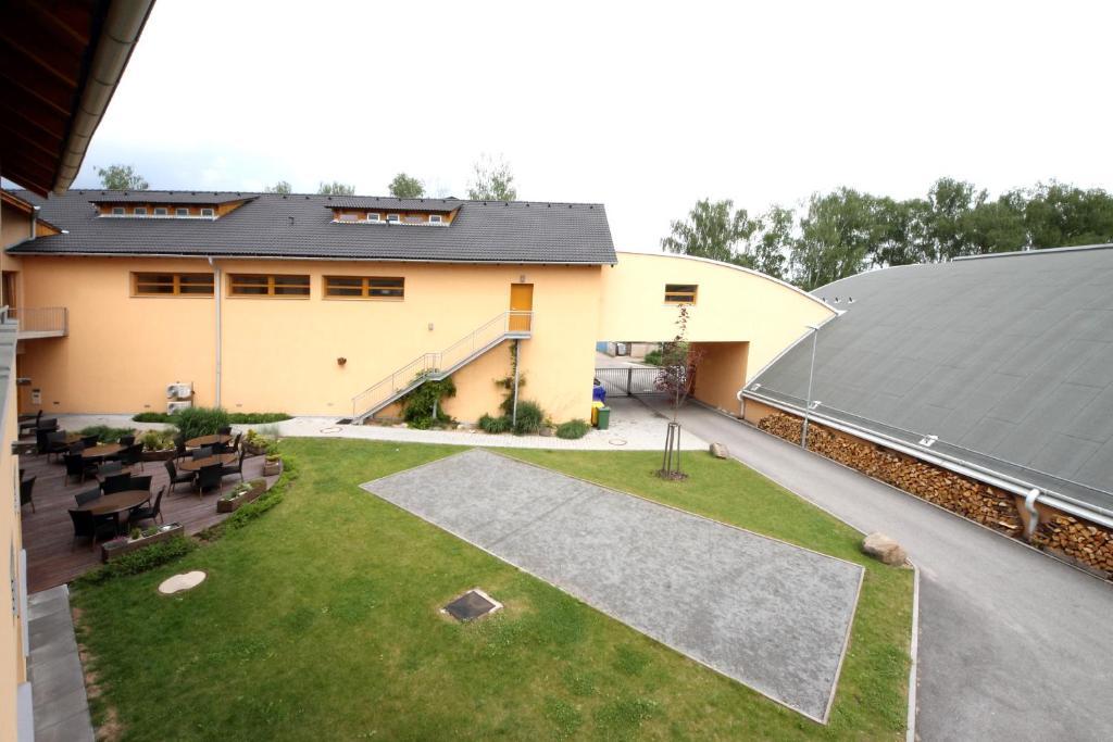 Hotel S-Centrum Benesov  Luaran gambar