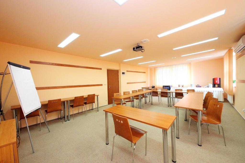 Hotel S-Centrum Benesov  Luaran gambar