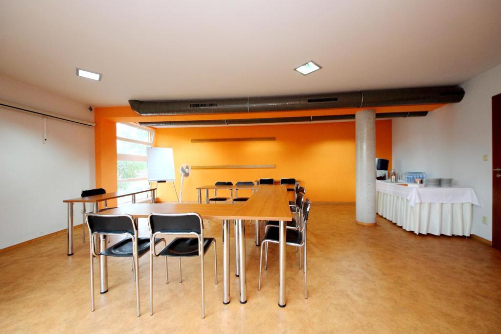 Hotel S-Centrum Benesov  Luaran gambar