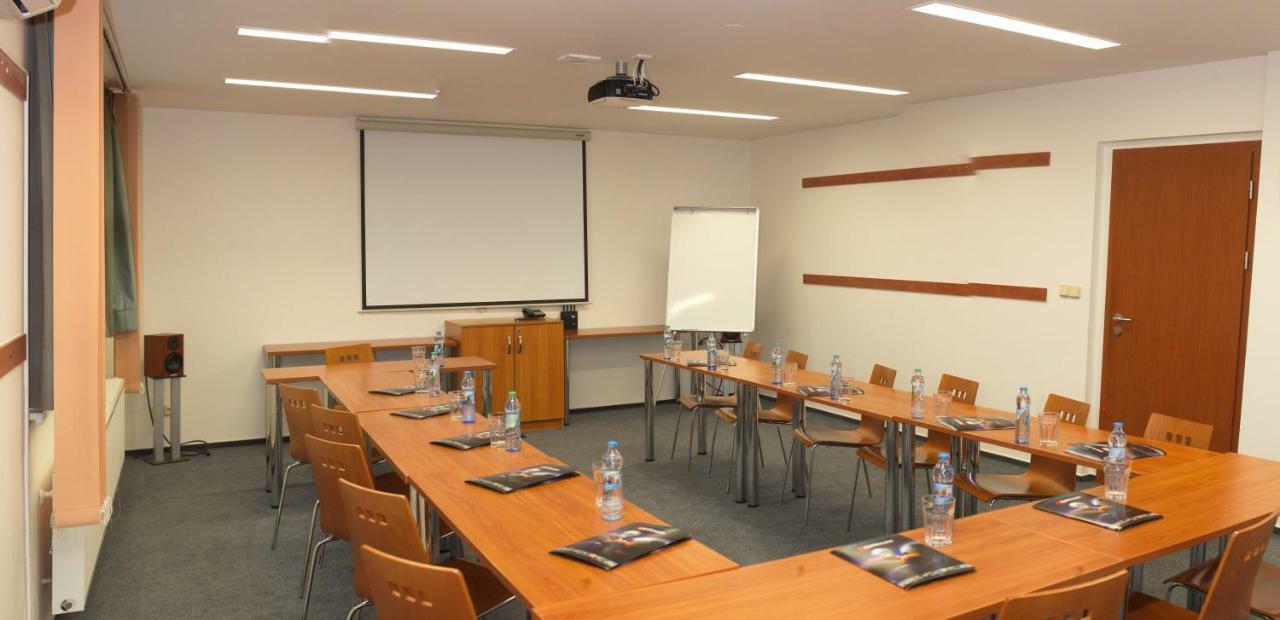 Hotel S-Centrum Benesov  Luaran gambar