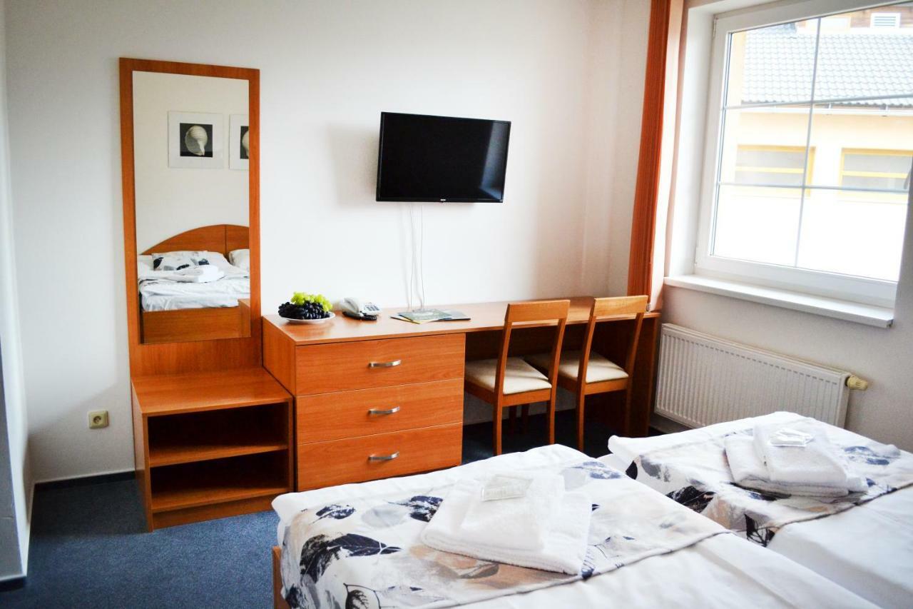 Hotel S-Centrum Benesov  Luaran gambar