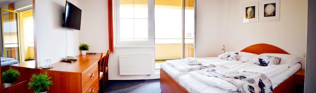 Hotel S-Centrum Benesov  Luaran gambar