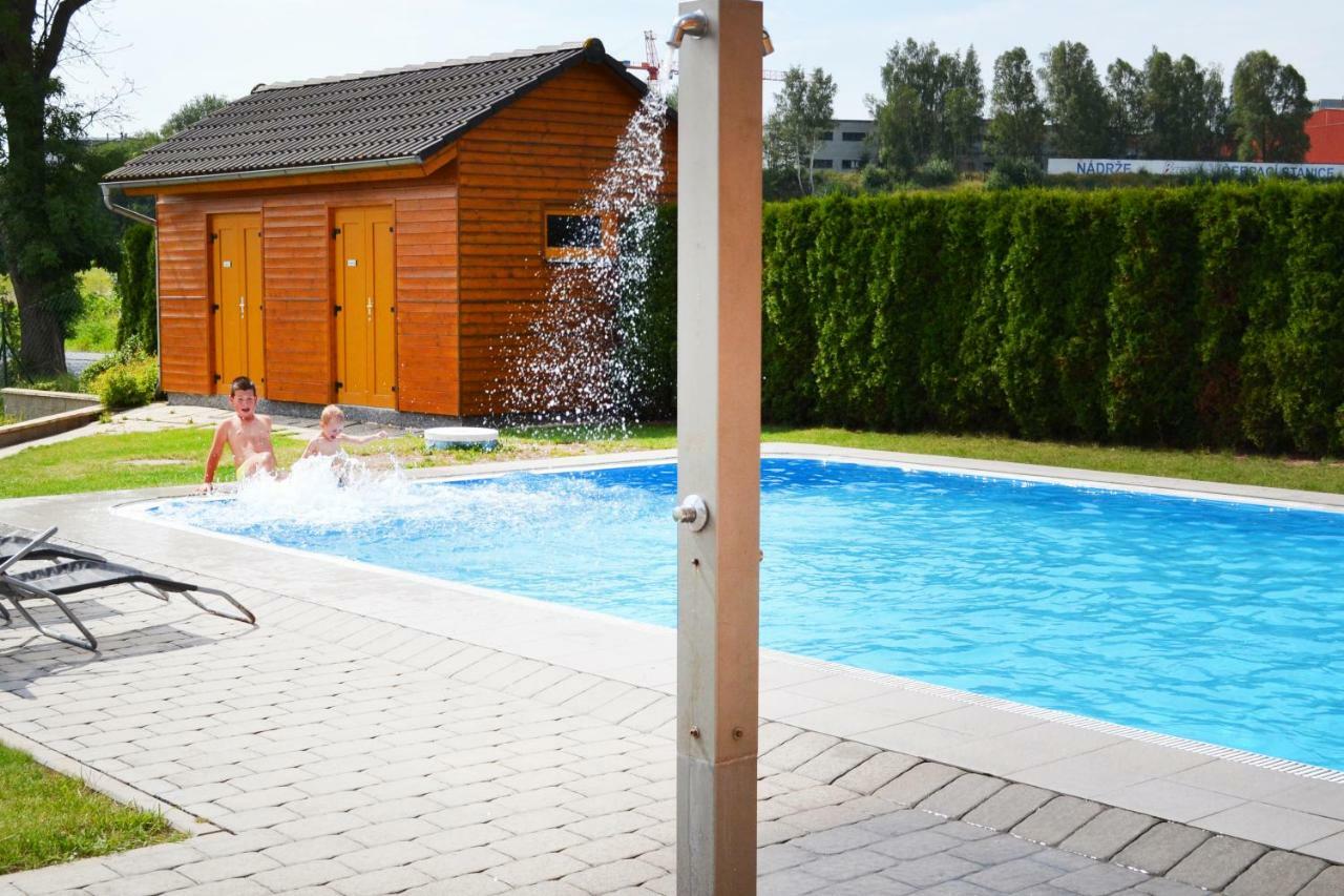 Hotel S-Centrum Benesov  Luaran gambar