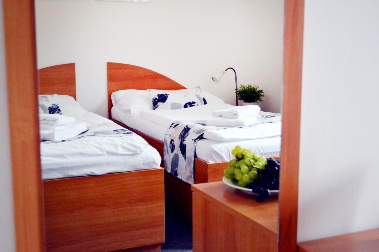 Hotel S-Centrum Benesov  Luaran gambar